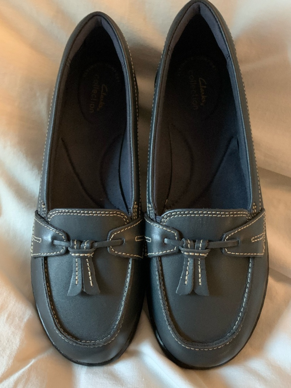 Clarks navy blue 'Ashland Bubble Loafers'